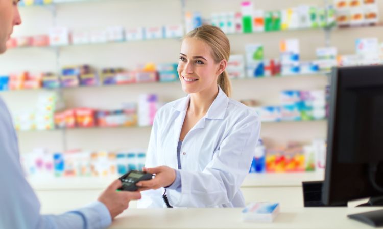 Especialidades en farmacia: Guía para tu futuro profesional